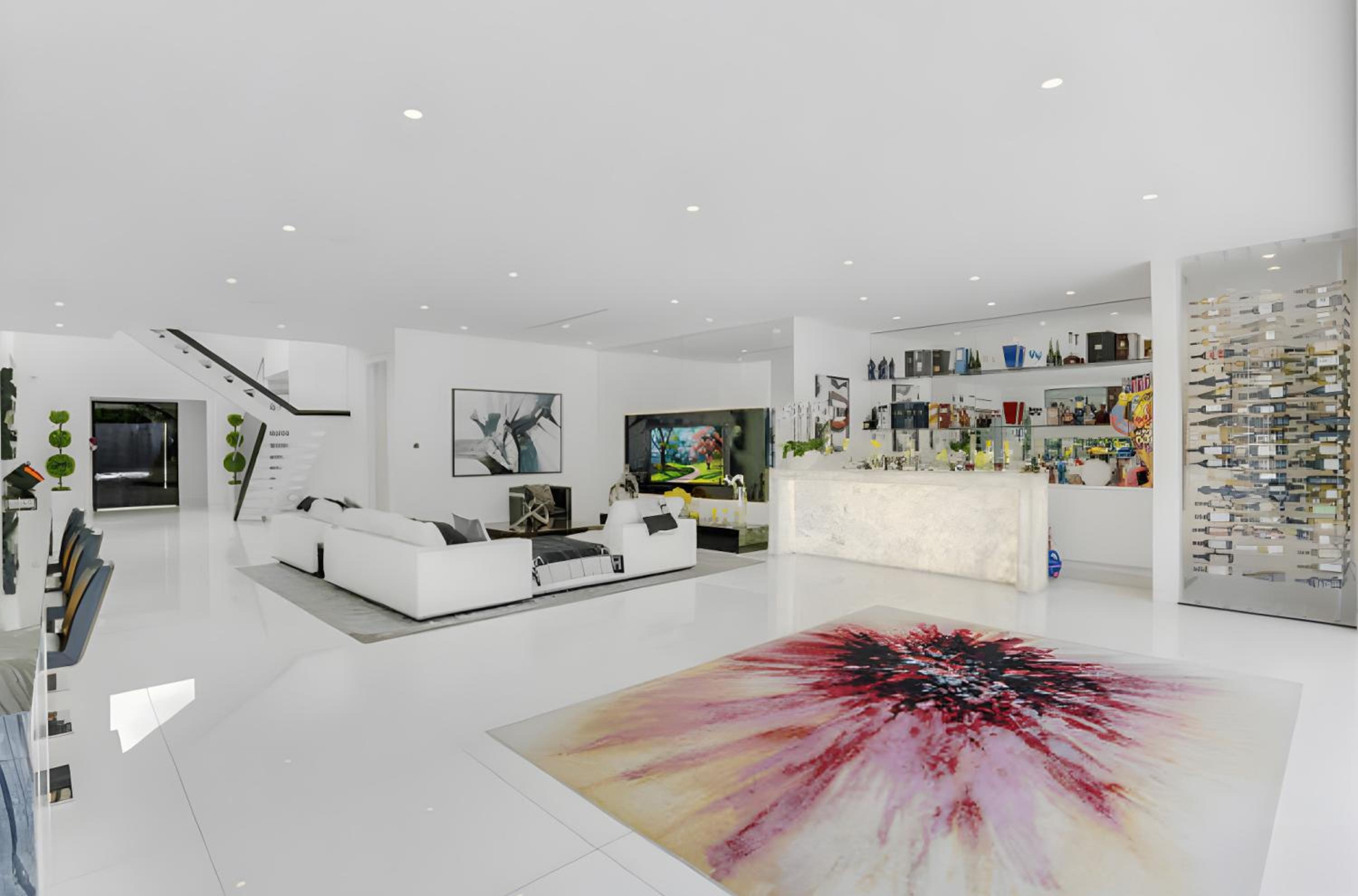 Sleek Grand Villa in Beverly Hills