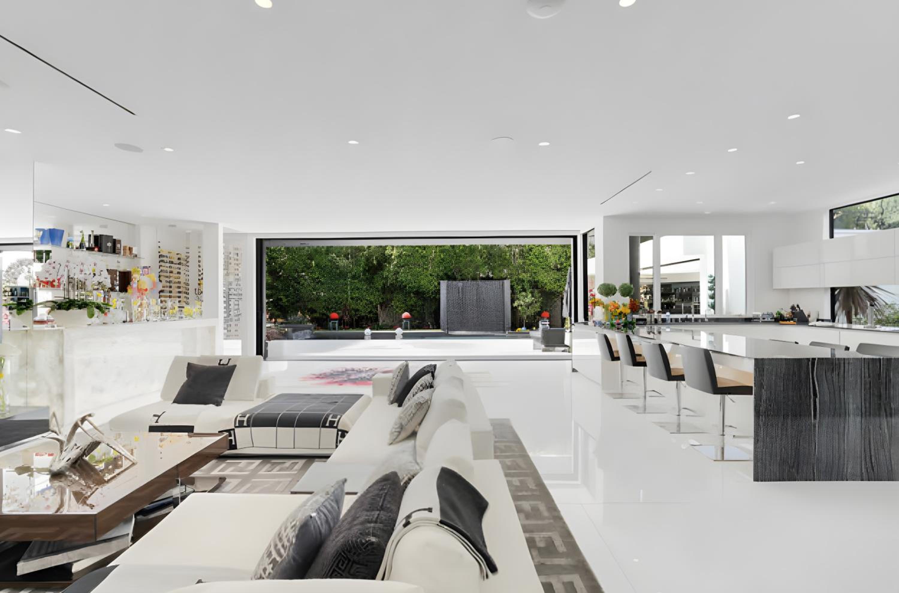 Sleek Grand Villa in Beverly Hills