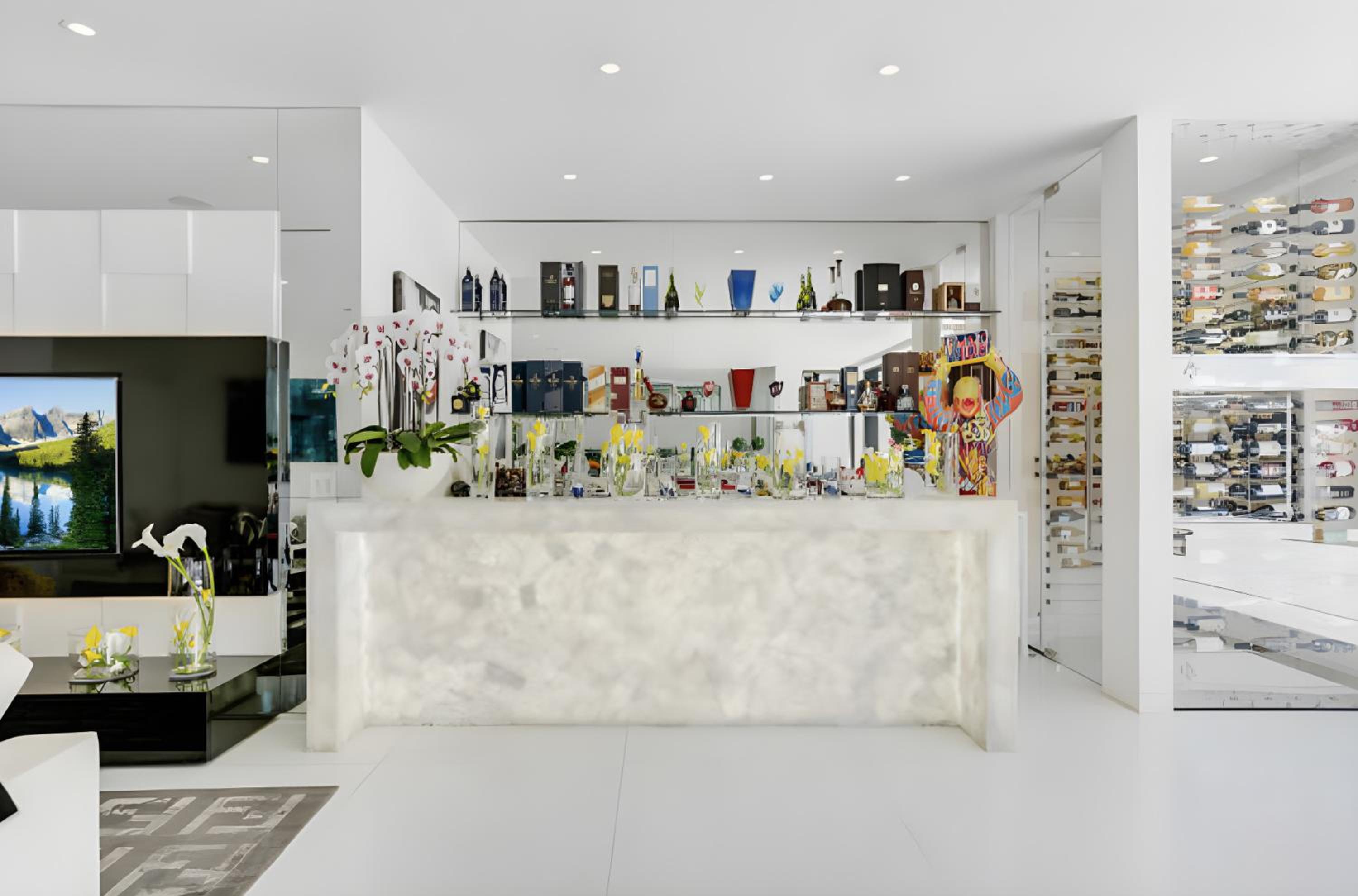 Sleek Grand Villa in Beverly Hills
