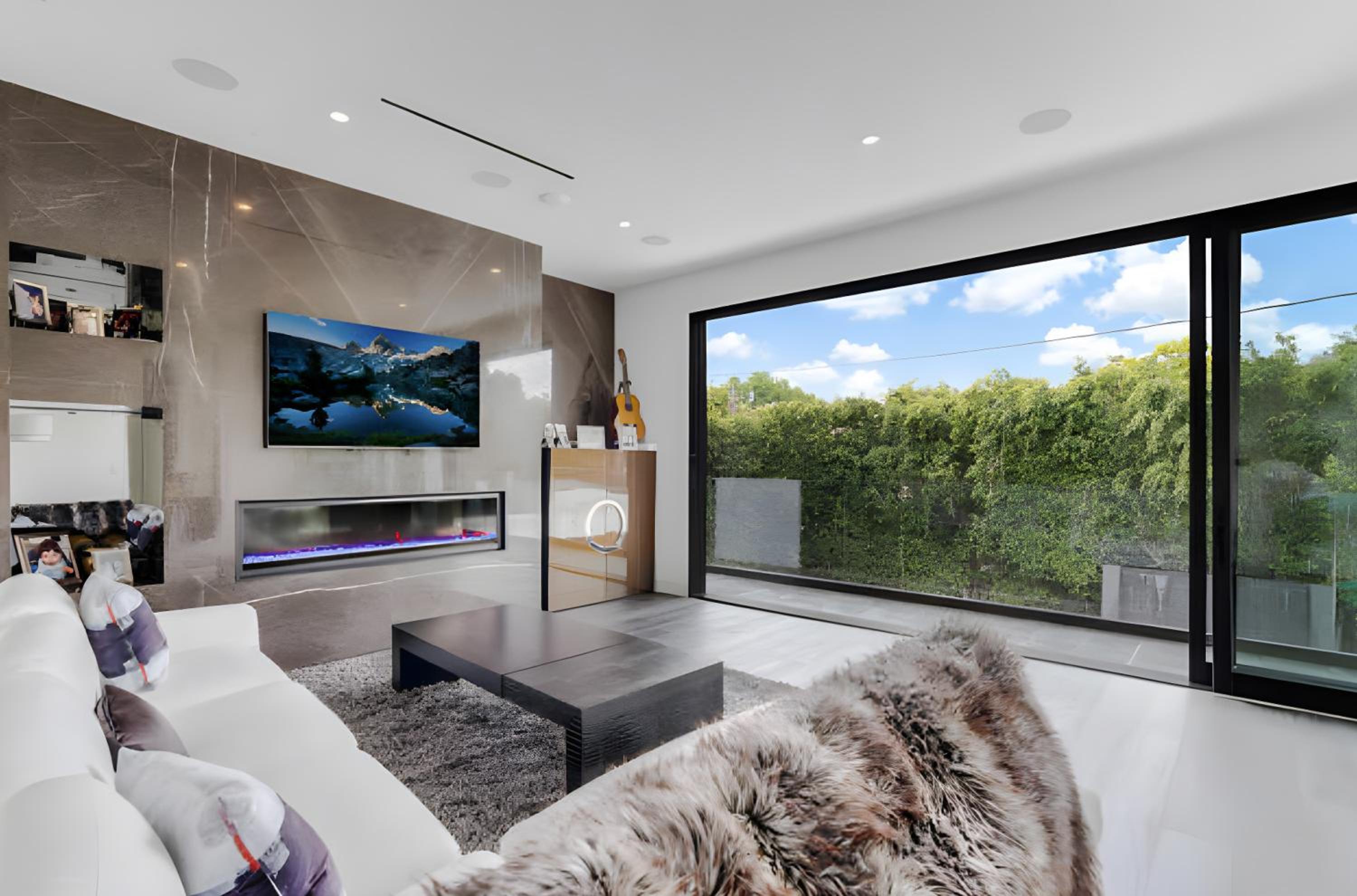 Sleek Grand Villa in Beverly Hills