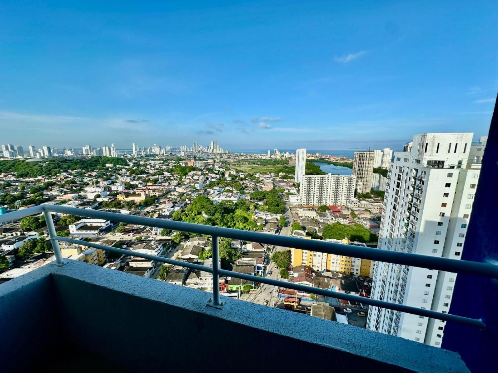 Hermosa vista desde el piso 31 cerca a Marbella