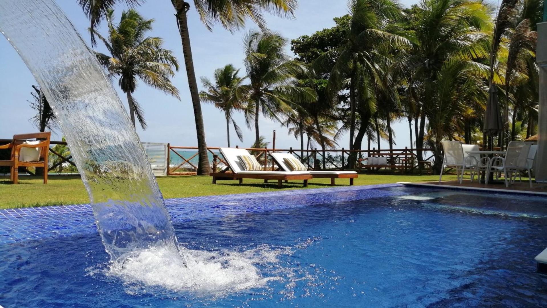 Casa Frente Mar 5 Suítes Guarajuba em Condomínio