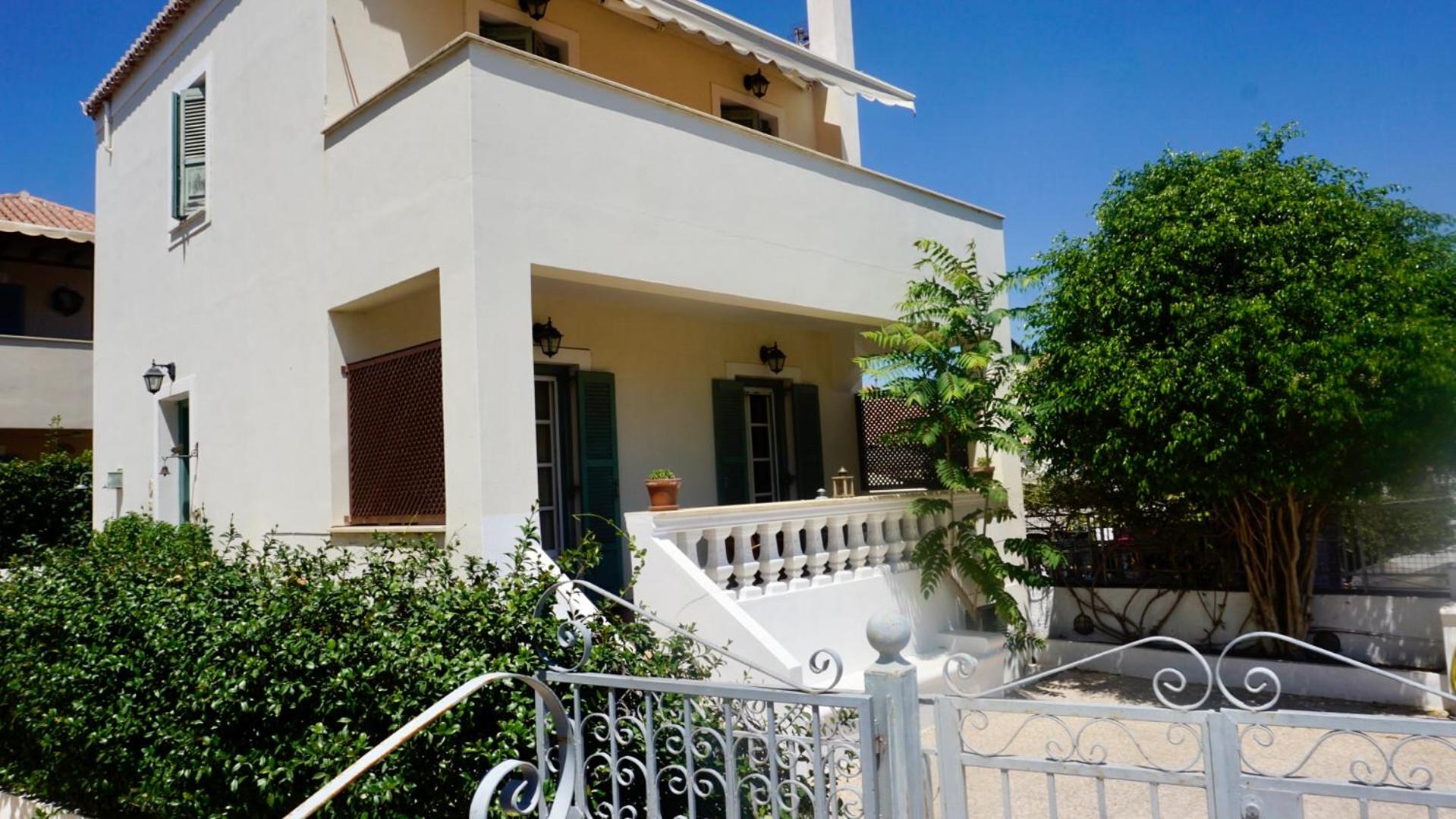 Estiades summer house