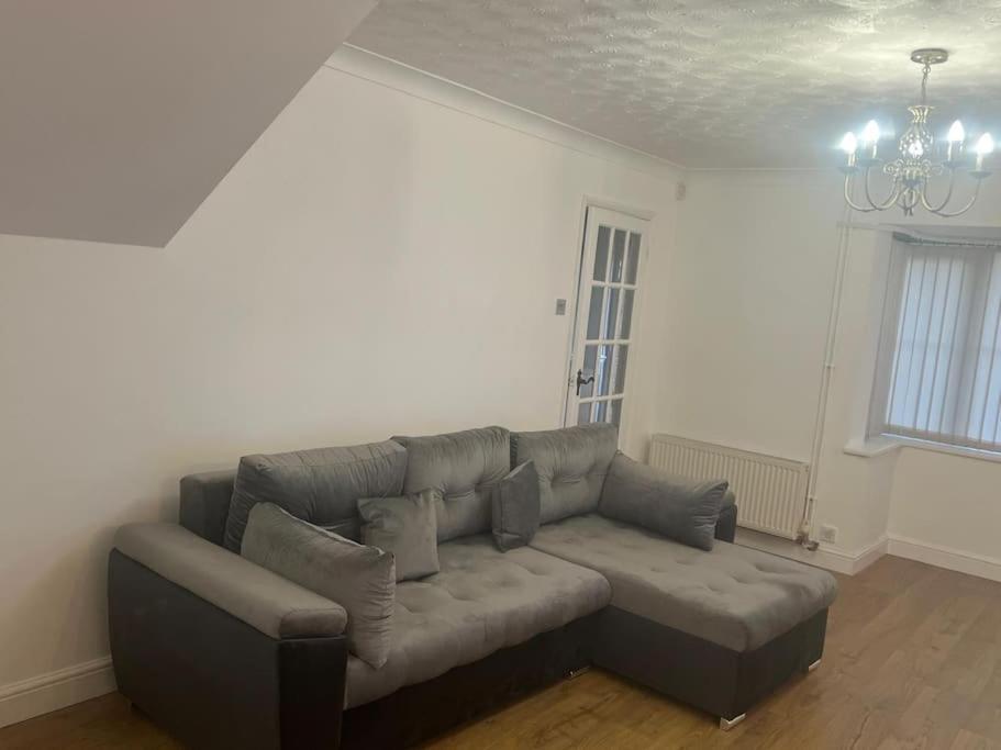 Gorgeous 4 Bed Detached House view 2