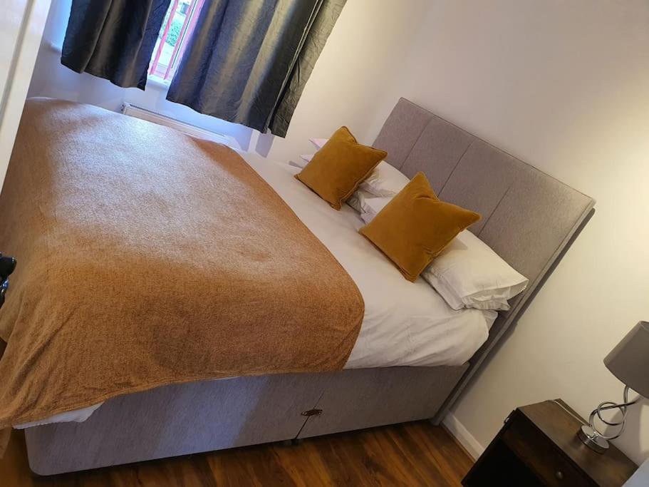 Gorgeous 4 Bed Detached House view 3