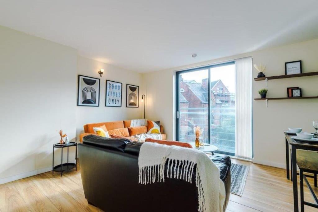 Modern 2BR near Manchester city centre - Free parking garage