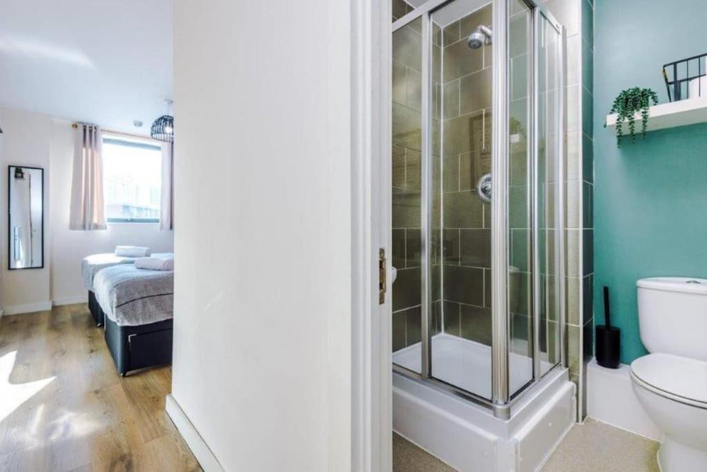 Modern 2BR near Manchester city centre - Free parking garage