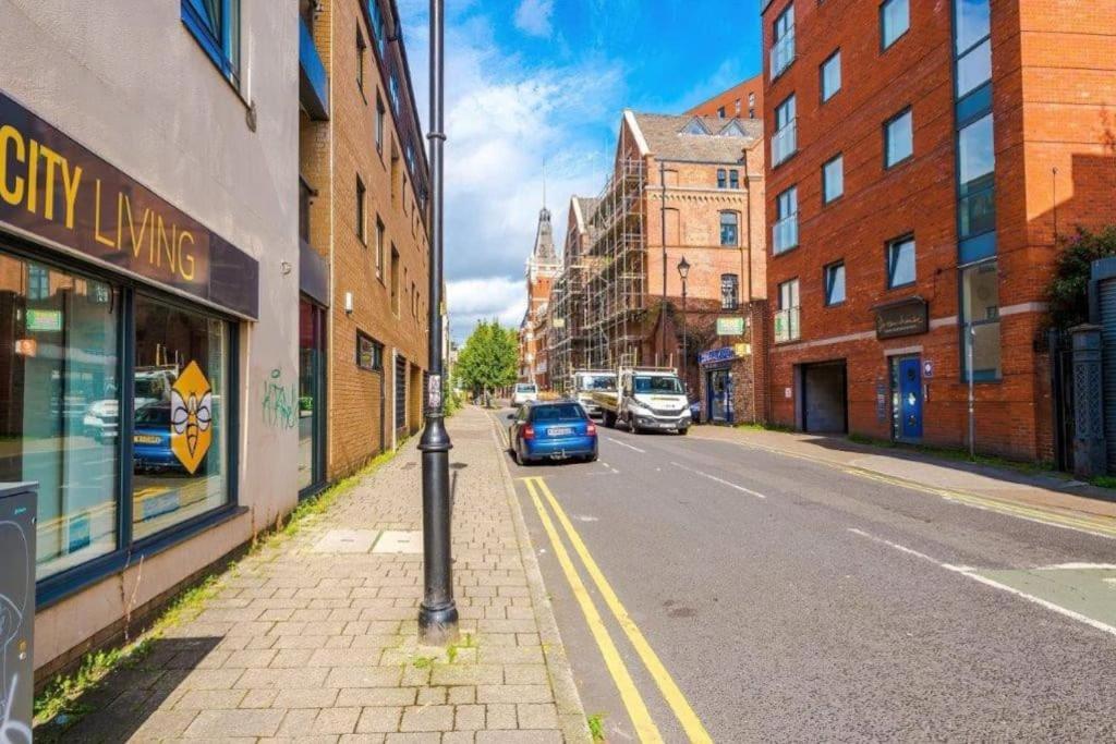 Modern 2BR near Manchester city centre - Free parking garage