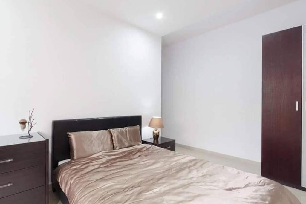 6plus Whole Modern Luxury Apartment Central Located photo 5