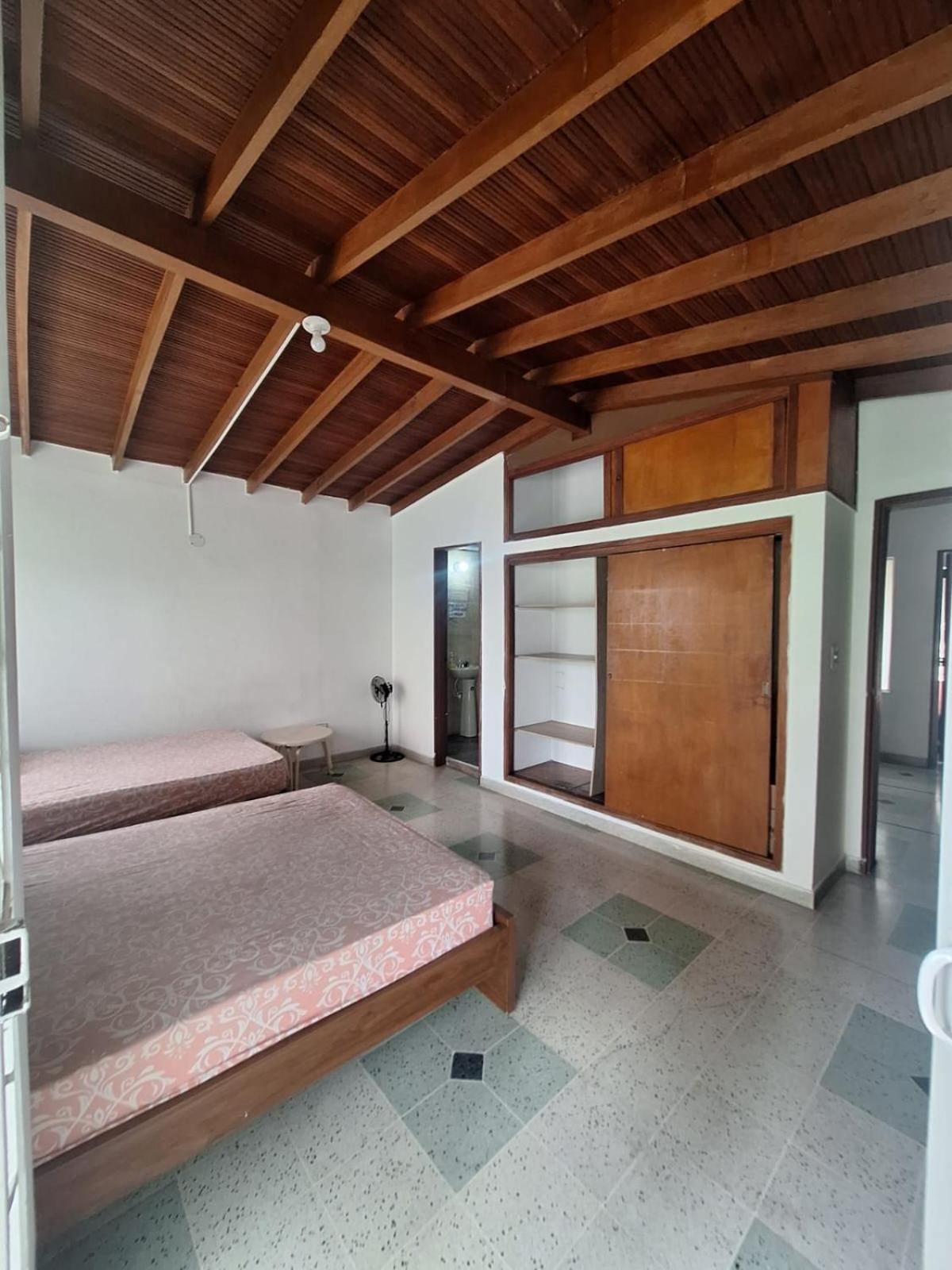 Casa Babylon