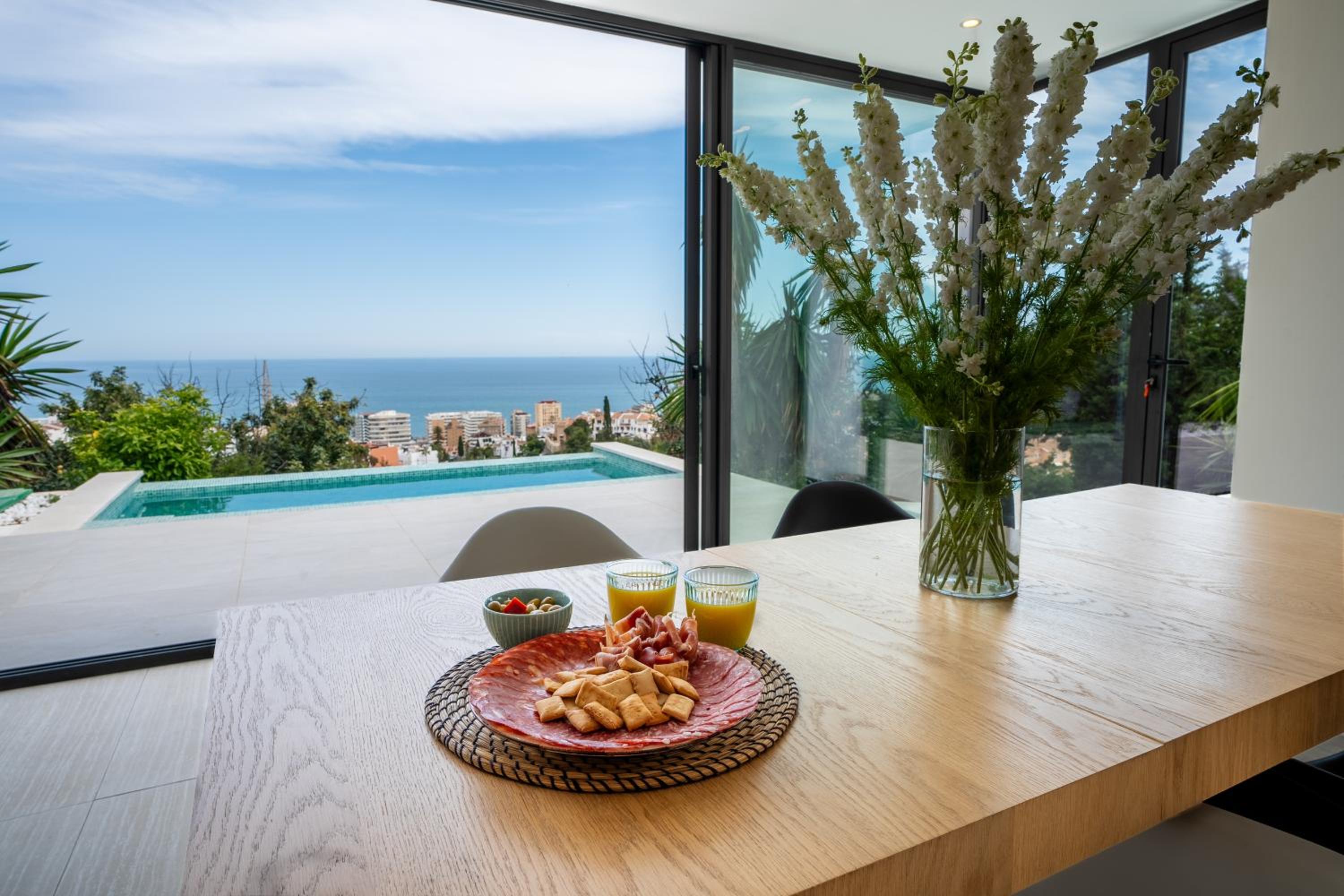 Villa Amistad in Fuengirola with private pool and sea views