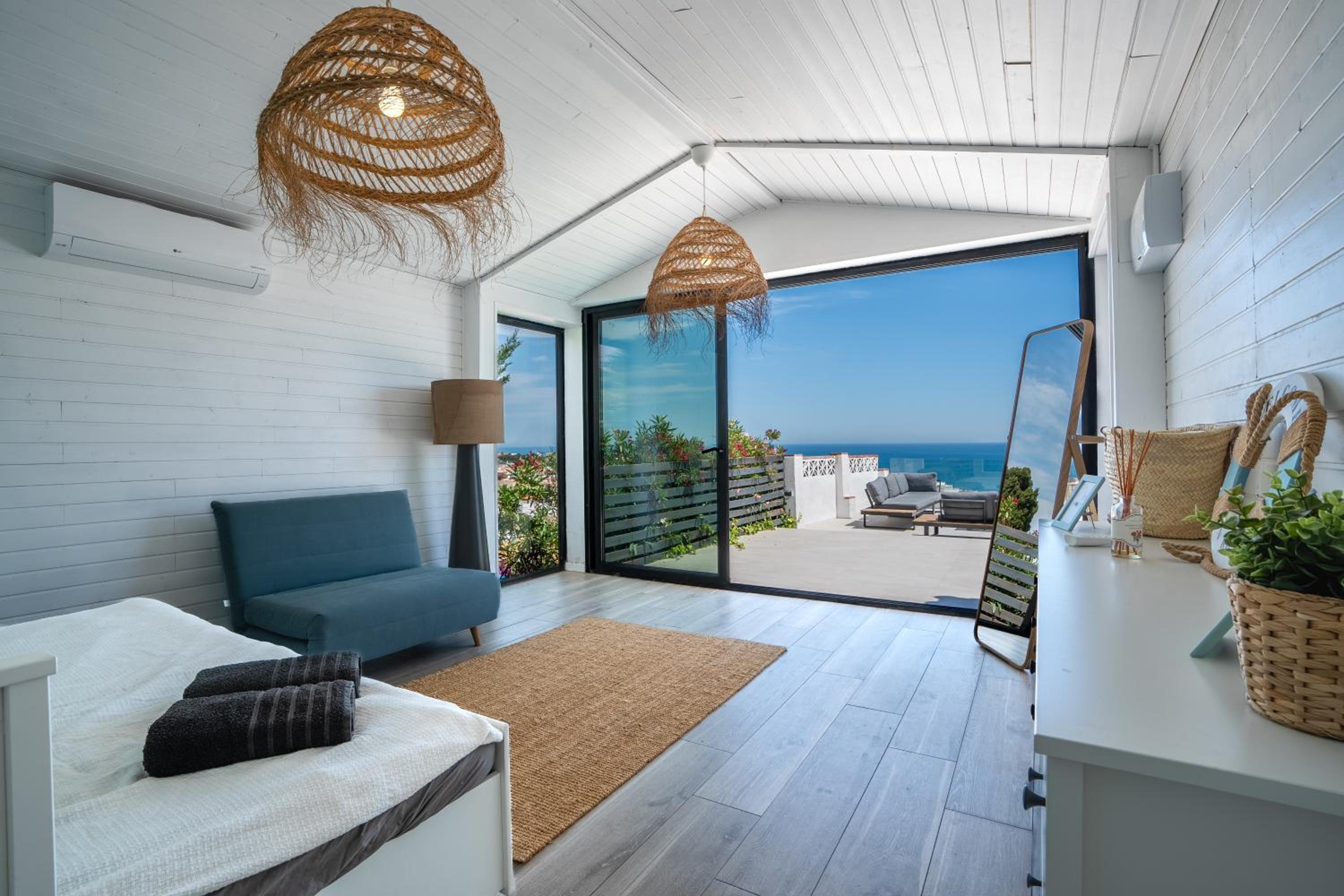 Villa Amistad in Fuengirola with private pool and sea views
