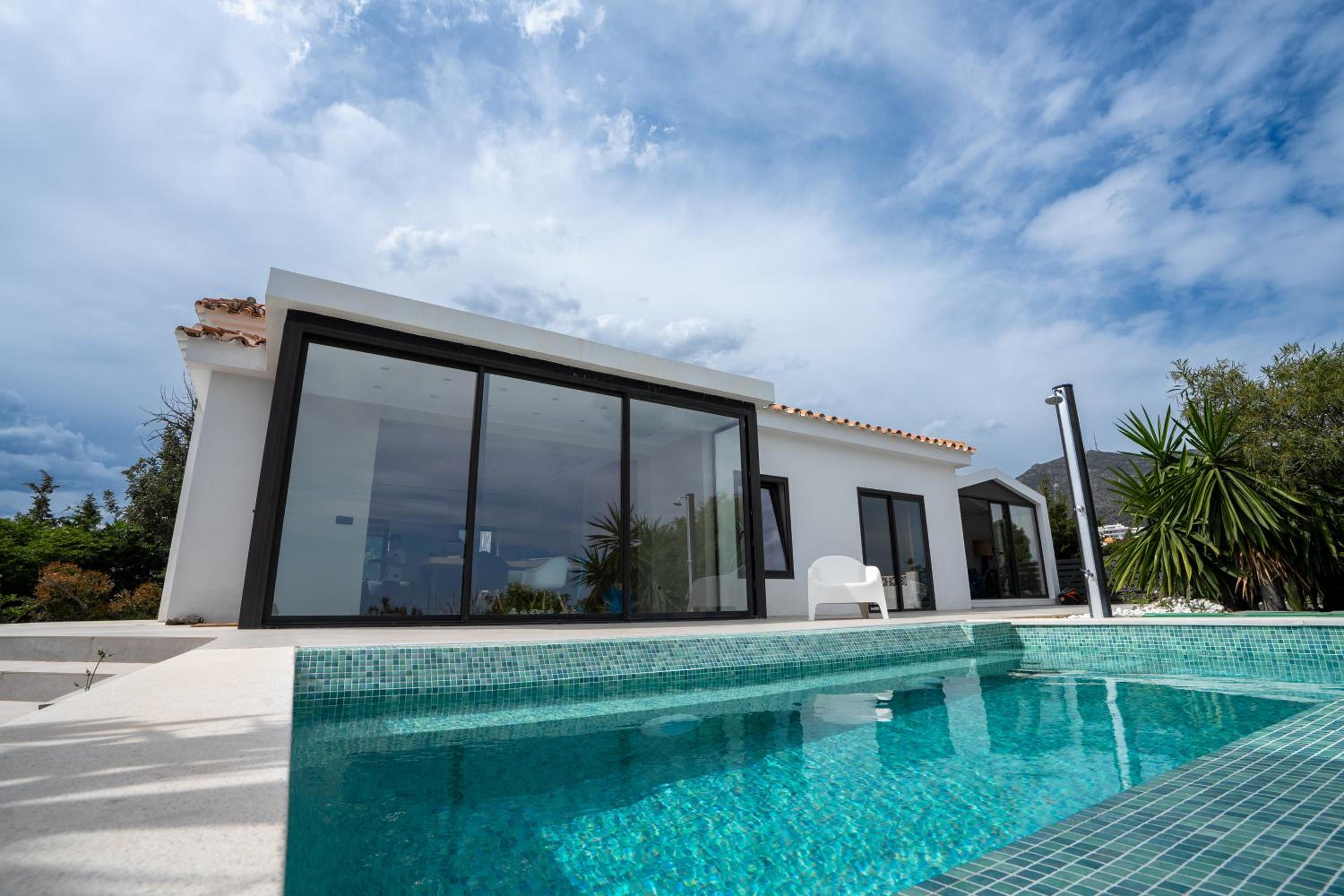 Villa Amistad in Fuengirola with private pool and sea views