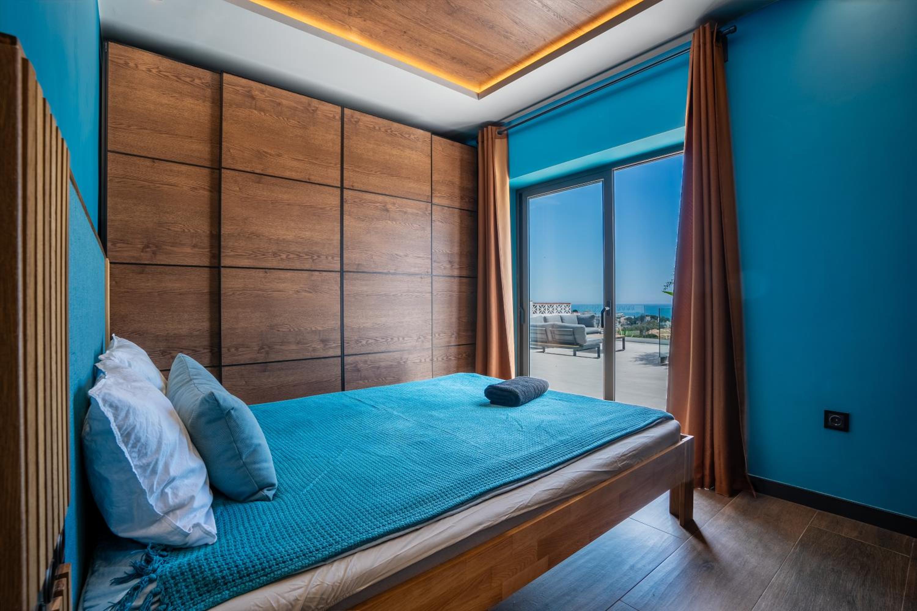 Villa Amistad in Fuengirola with private pool and sea views
