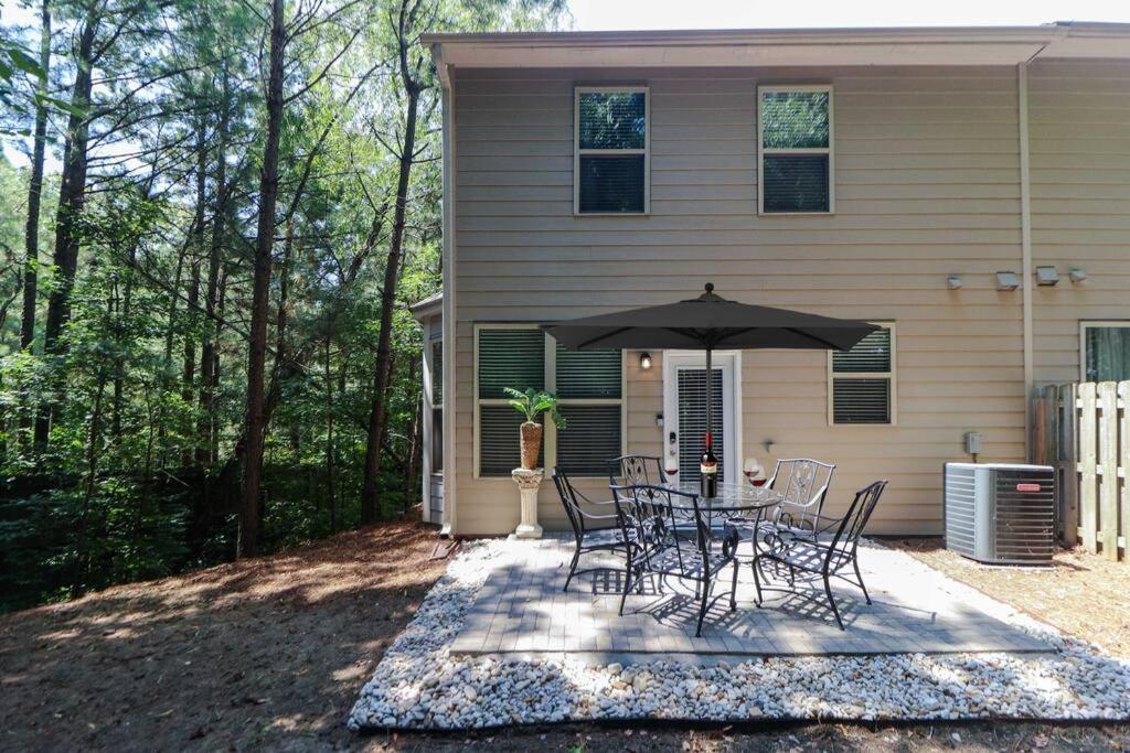 Luxury Atlanta Home with King Bed and Yard