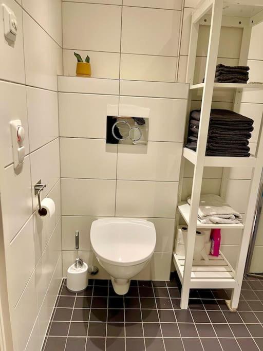 Nordisk moderne leilighet med parkering
