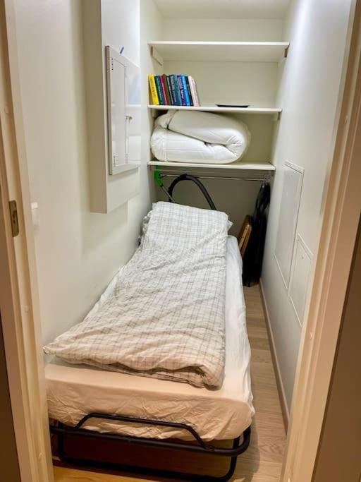 Nordisk moderne leilighet med parkering