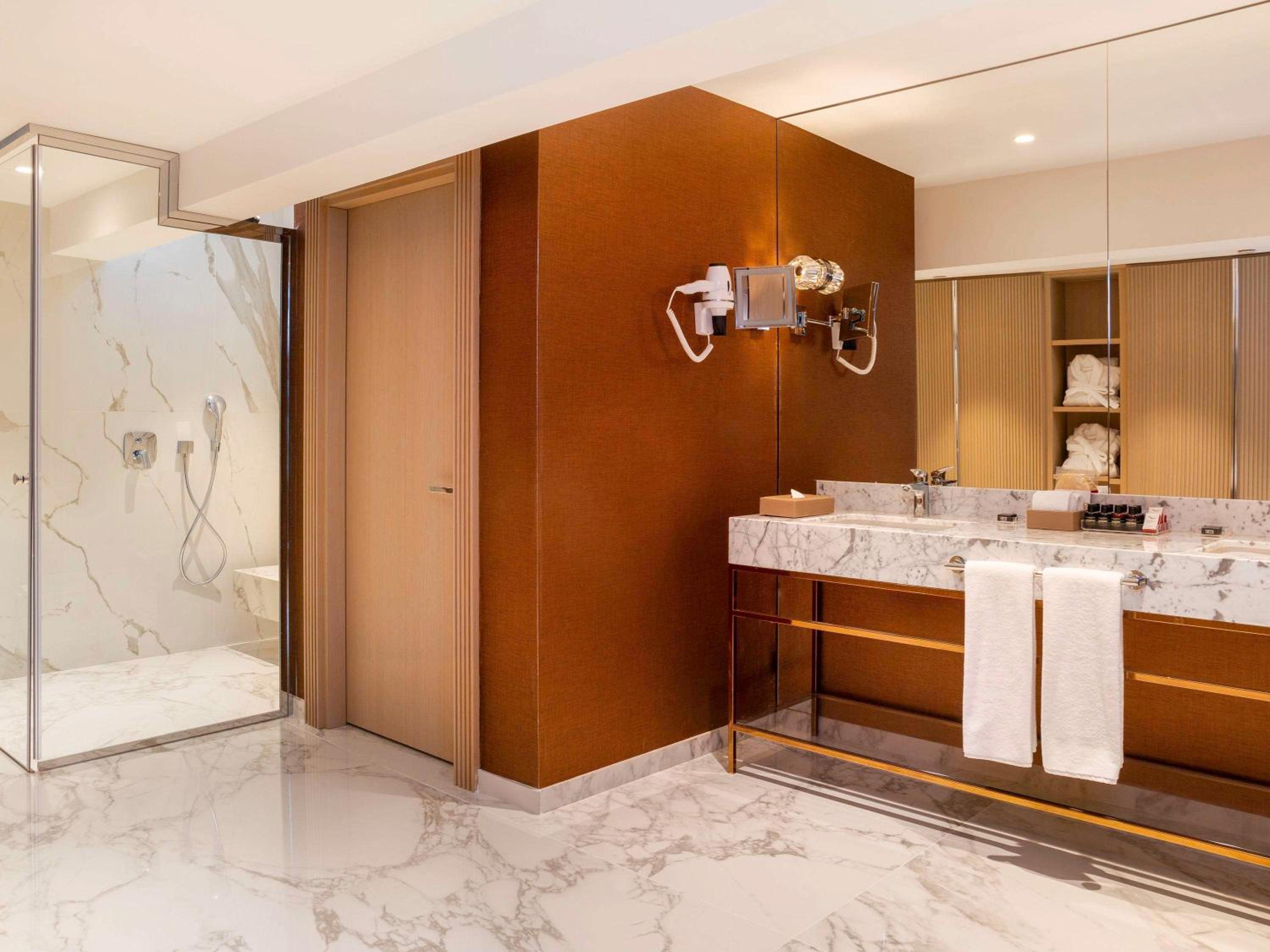 Mövenpick Hotel Istanbul Bosphorus - Image 28