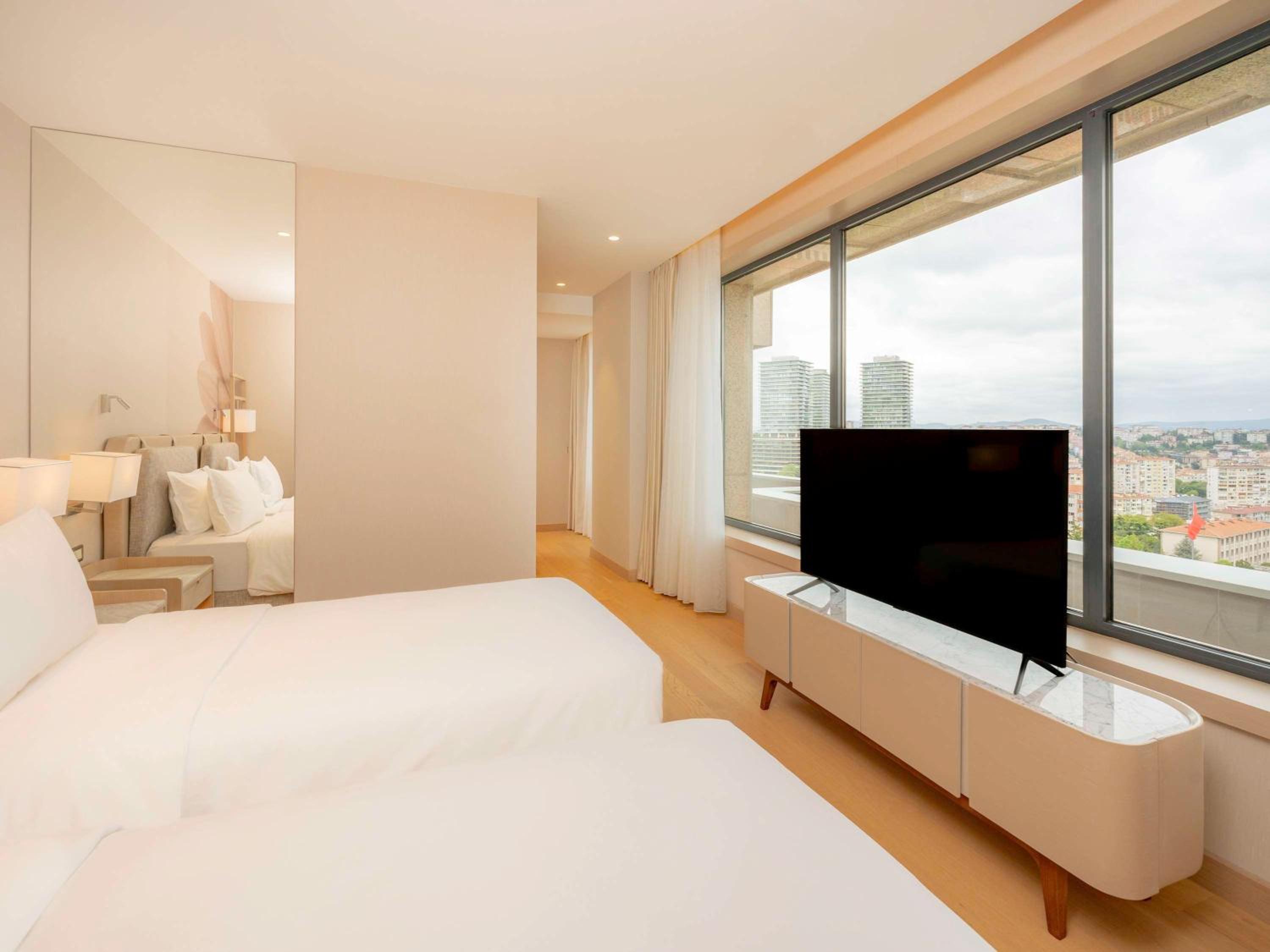 Mövenpick Hotel Istanbul Bosphorus - Image 34