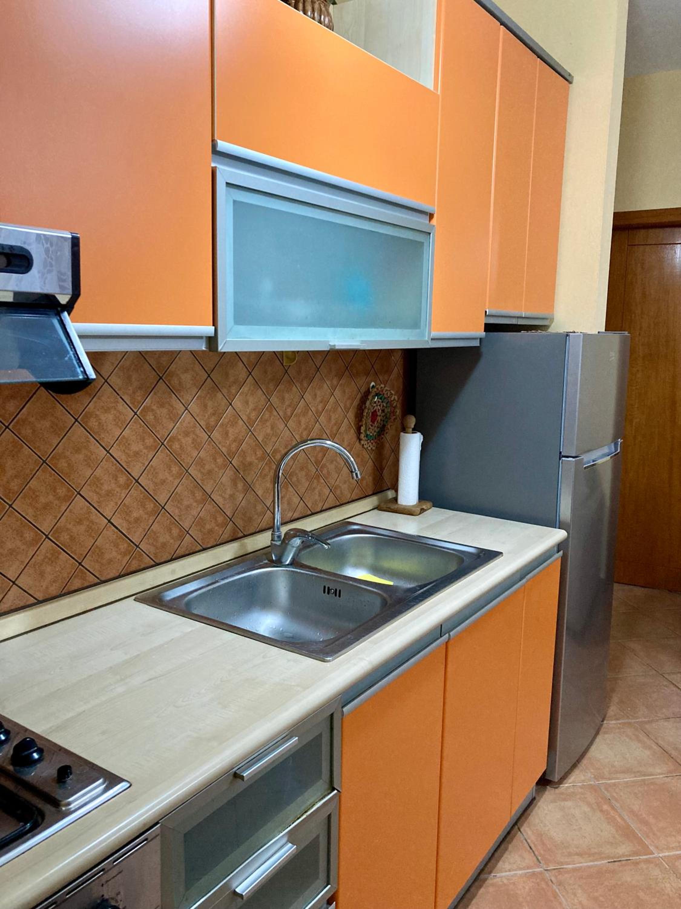 Comfy One-bedroom Flat in Golem, 1BR, 2 Sofas