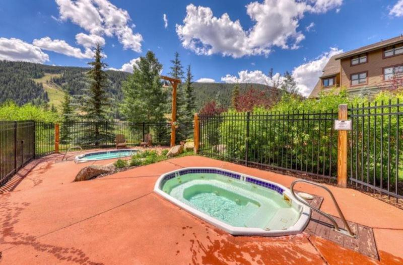 Tenderfoot Lodge 1 Bedroom At The Mountain House Base view 5