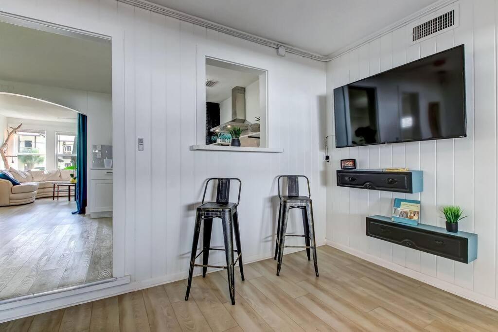 Charming St Augustine Oasis with Game Room for Family fun