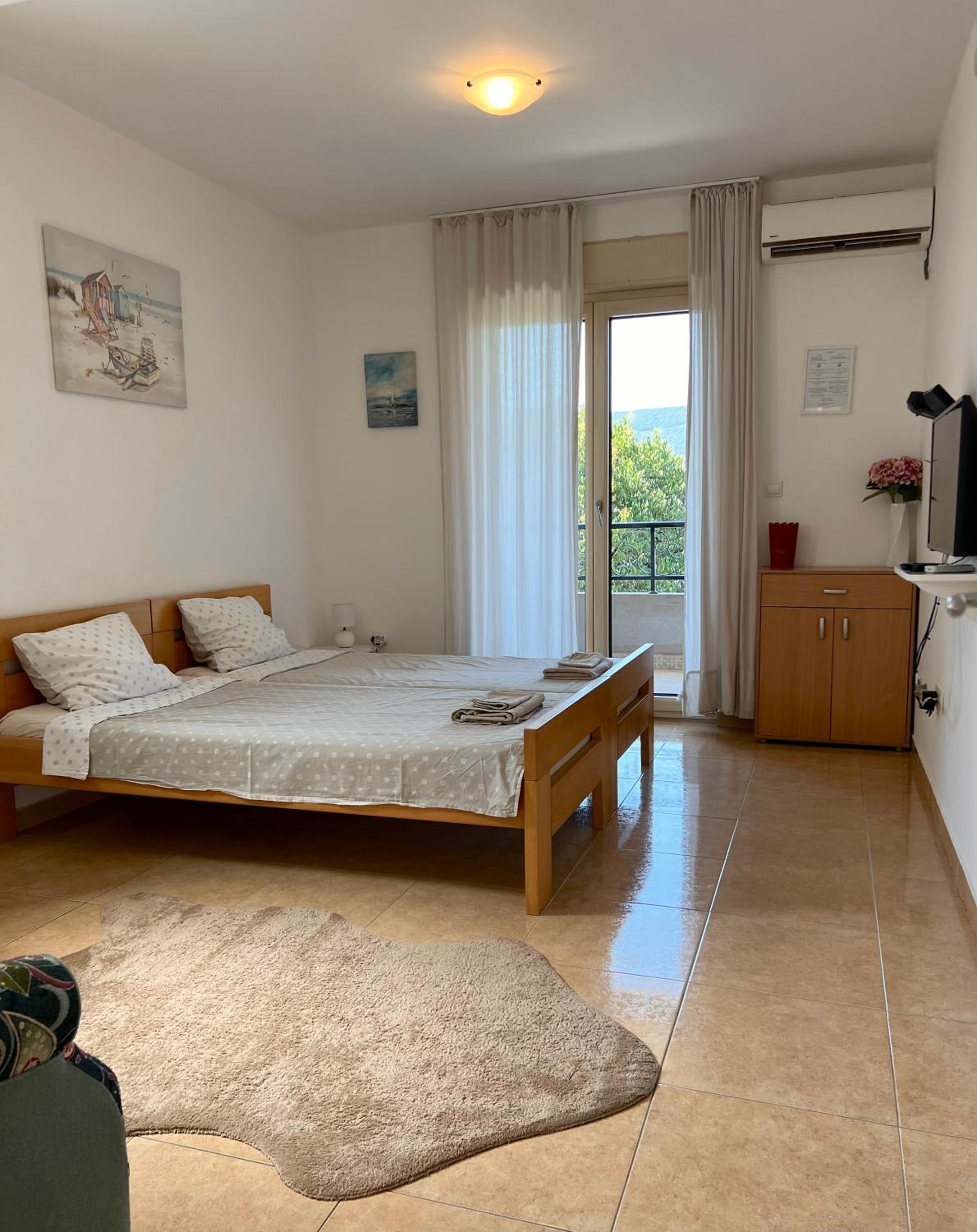 Sunny Bay Apartments