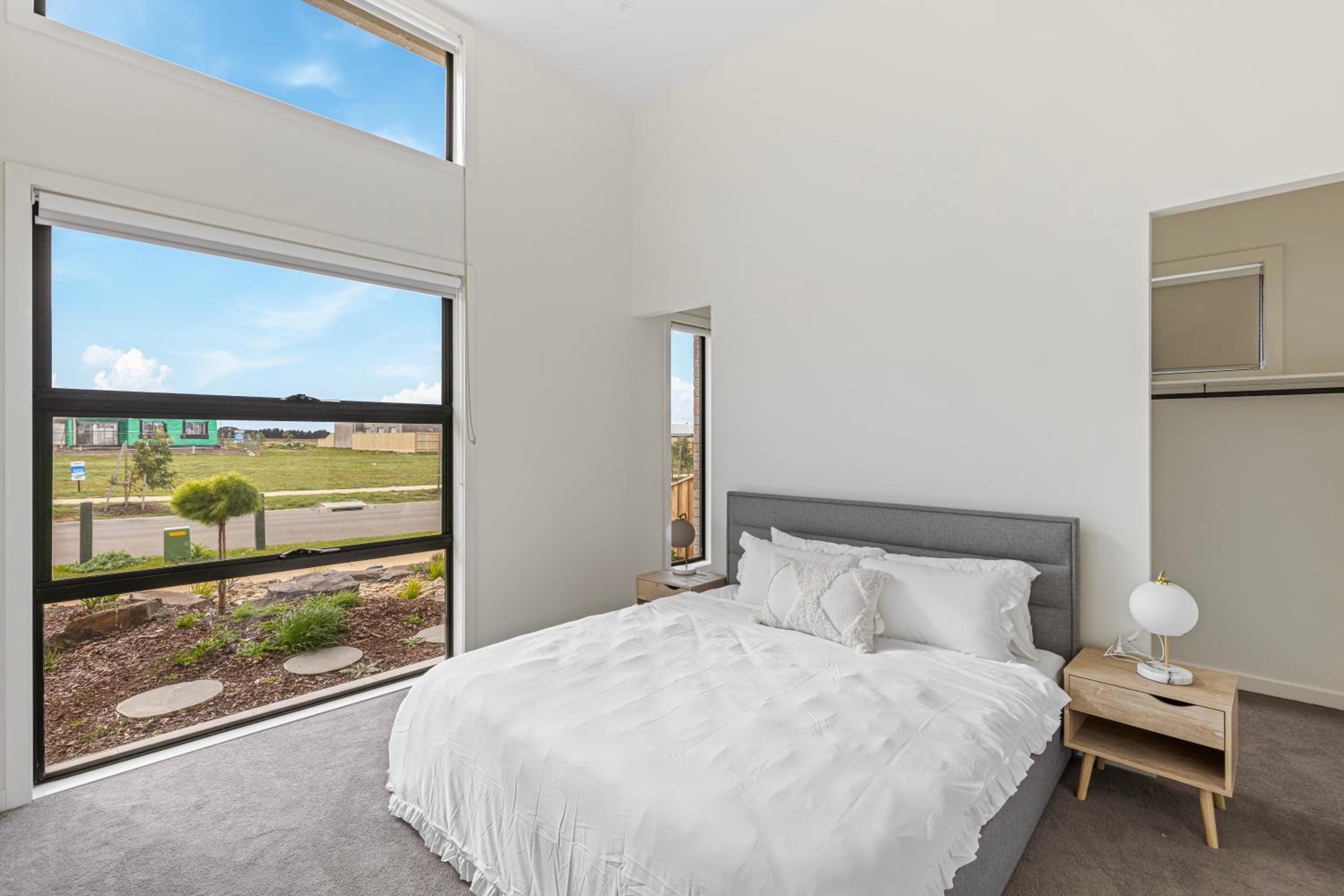 Four - Bedroom Spacious Home Near Beach