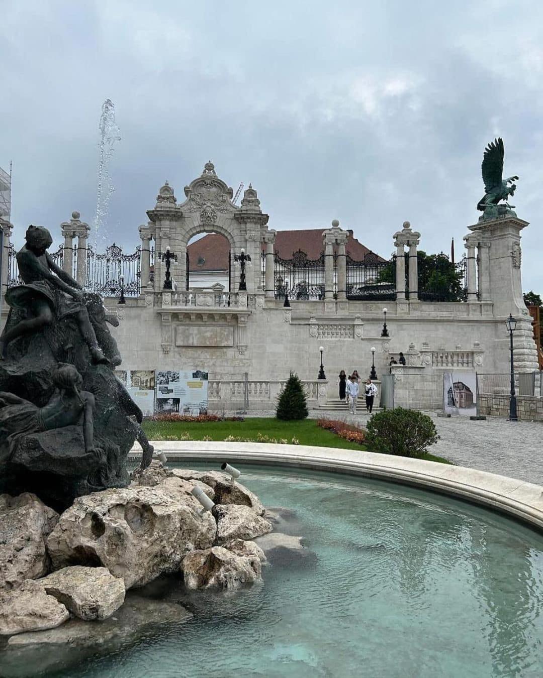 Premium Apartment by the Danube with AC