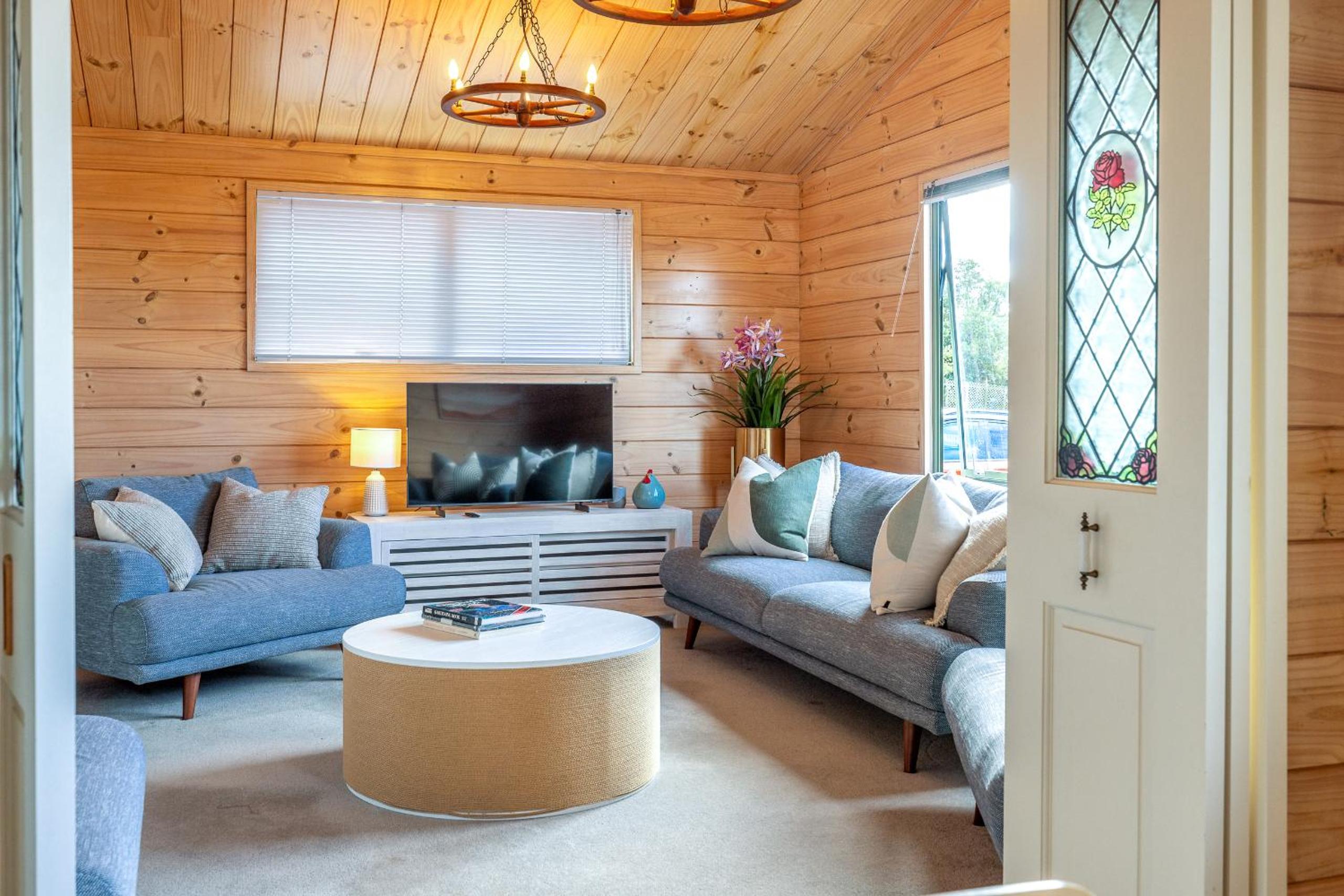Oneroa Tui Garden - Be My Guest Waiheke