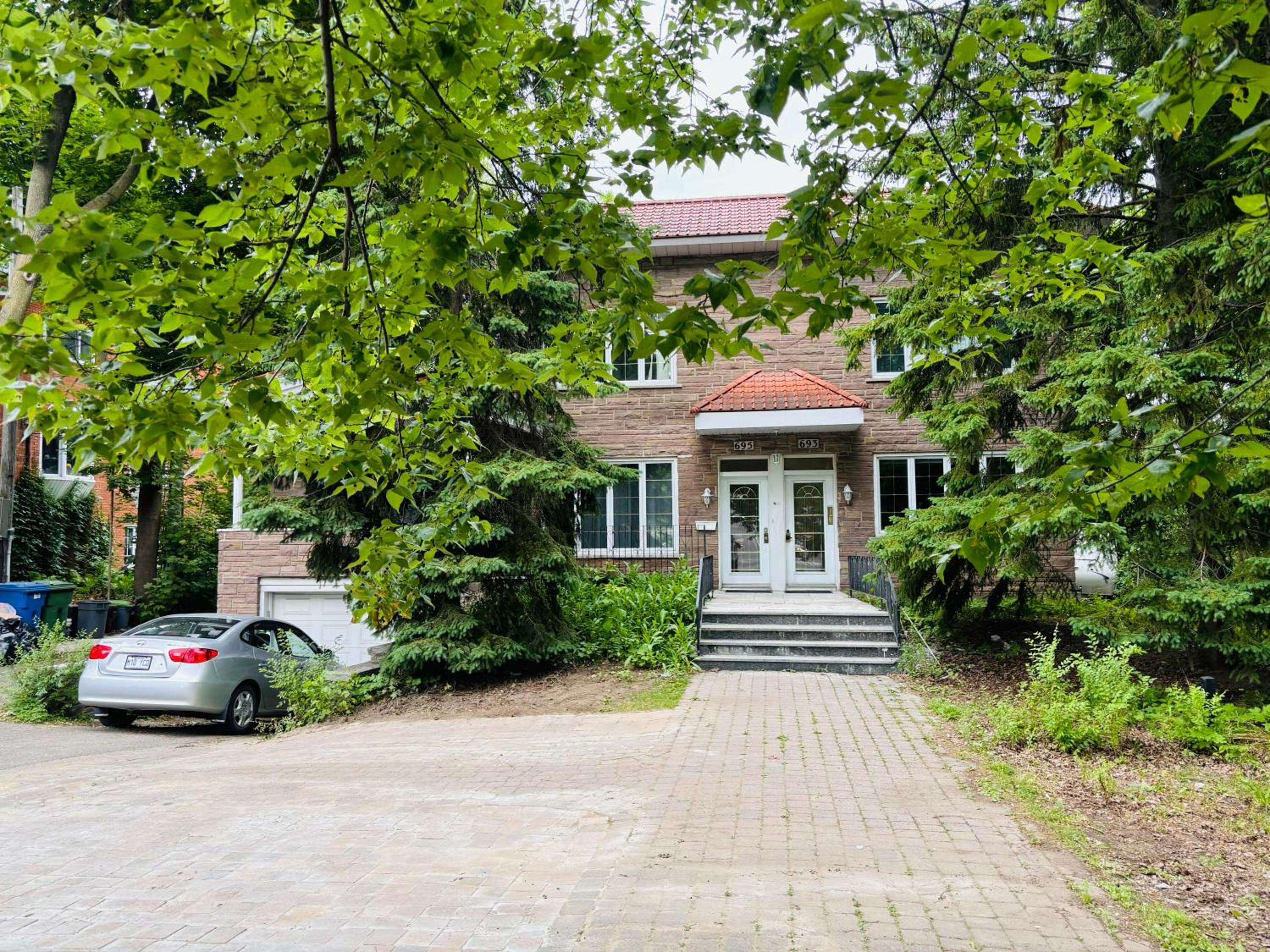 Spacious Group Home Combo, Sleeps 20- Free Parking