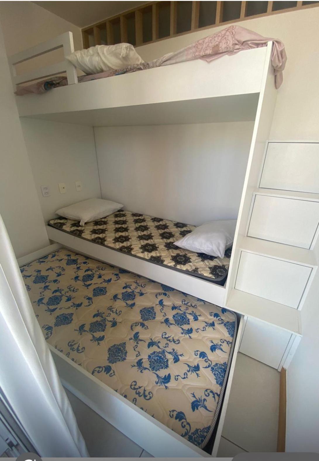 Apartamento na Barra! Prédio frente mar ! Expresso 2222