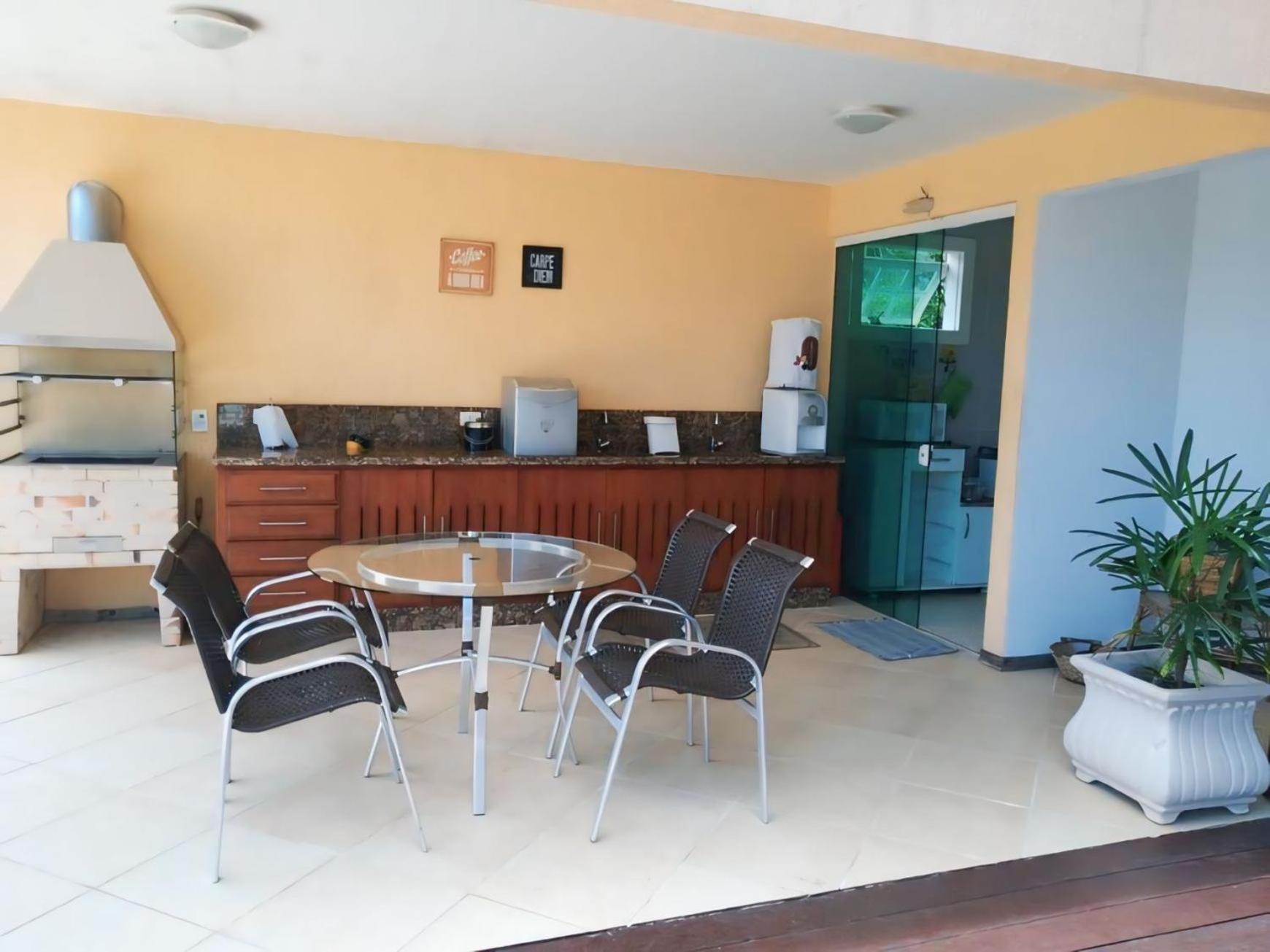 Casa de luxo no Bracuhy em Angra dos Reis - 7 suítes frente ao canal com deck privativo