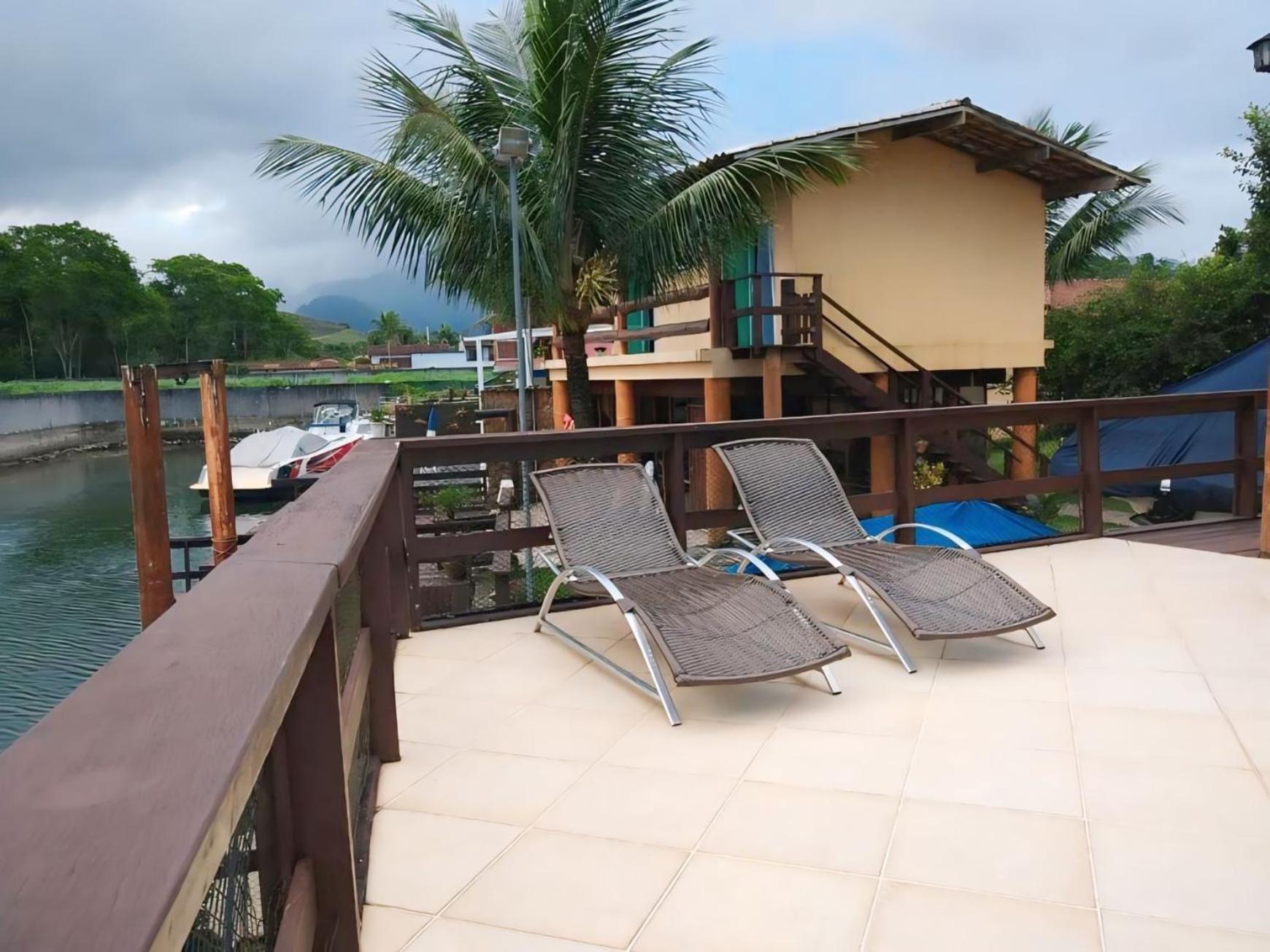 Casa de luxo no Bracuhy em Angra dos Reis - 7 suítes frente ao canal com deck privativo