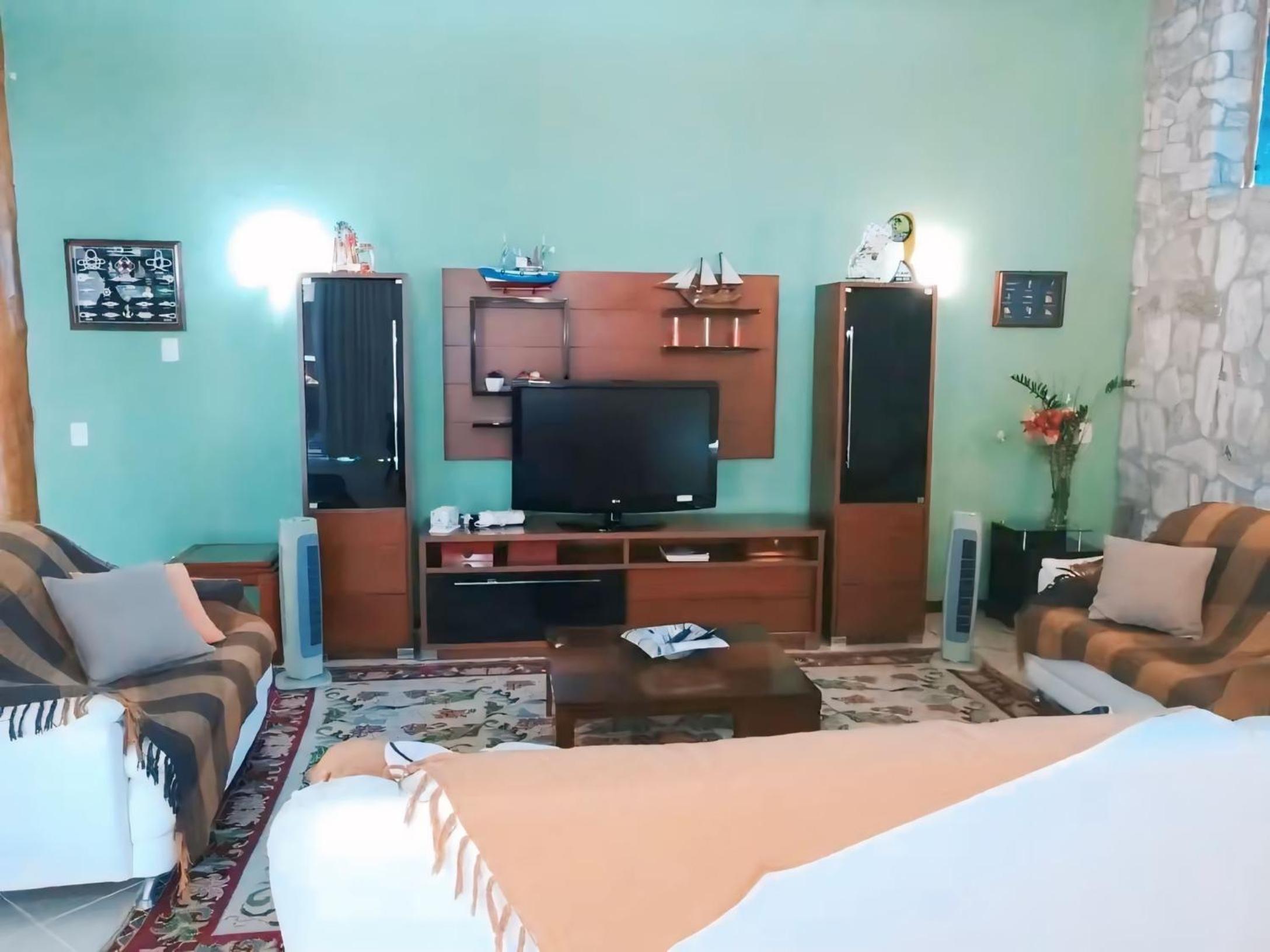 Casa de luxo no Bracuhy em Angra dos Reis - 7 suítes frente ao canal com deck privativo
