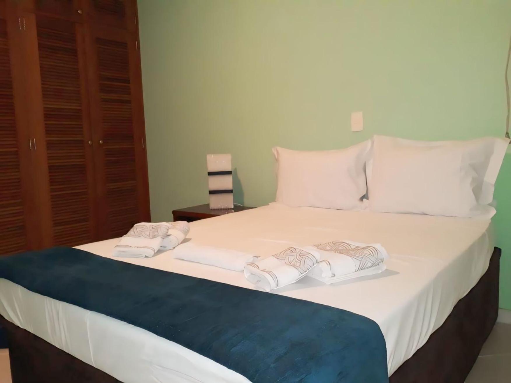 Casa de luxo no Bracuhy em Angra dos Reis - 7 suítes frente ao canal com deck privativo