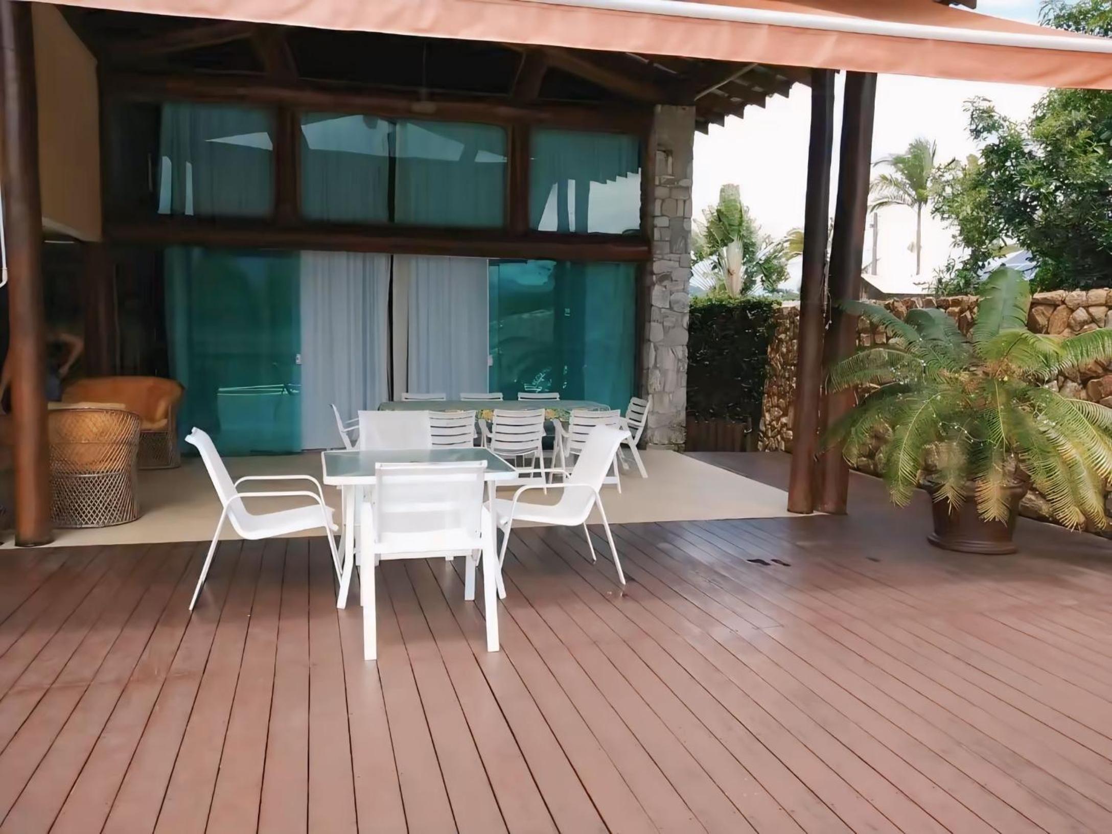 Casa de luxo no Bracuhy em Angra dos Reis - 7 suítes frente ao canal com deck privativo