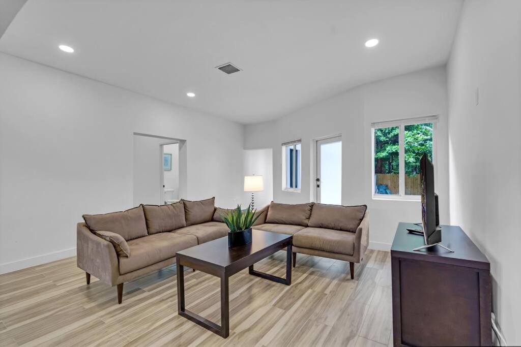 Spacious Retreat with Green Areas 8 ppl