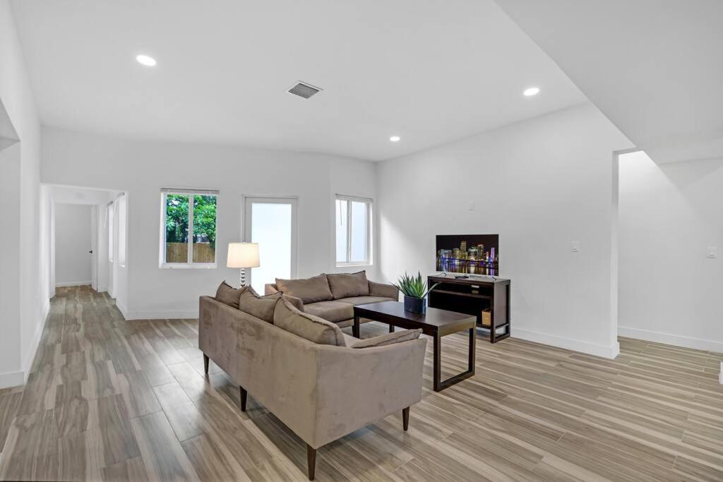 Spacious Retreat with Green Areas 8 ppl