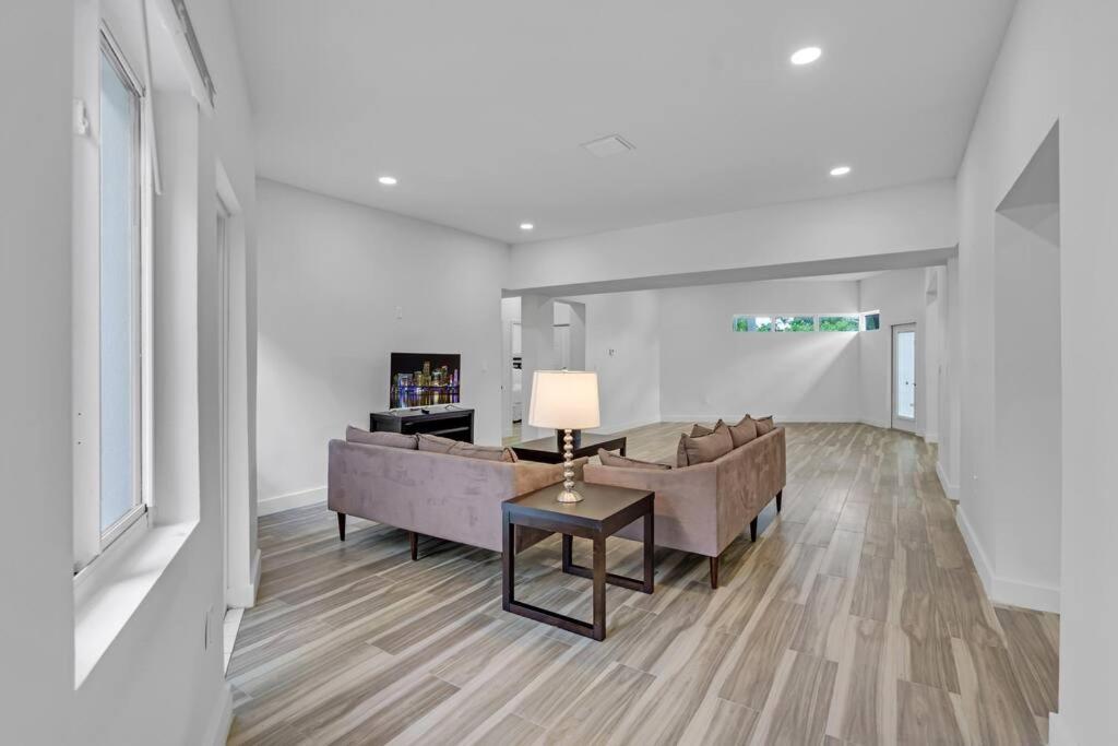Spacious Retreat with Green Areas 8 ppl