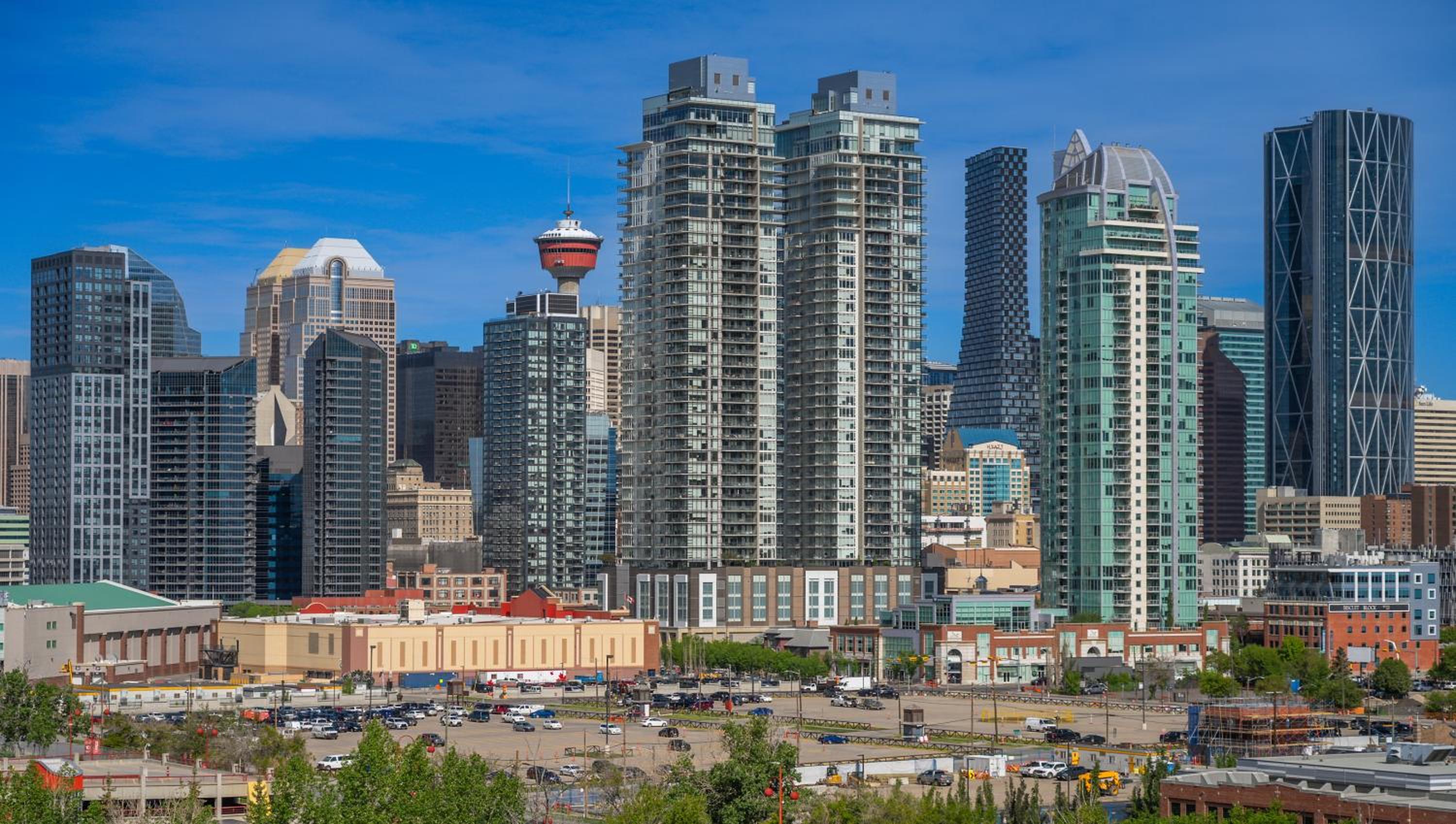 Modern Suite Calgary Downtown 5 min walk Stampede