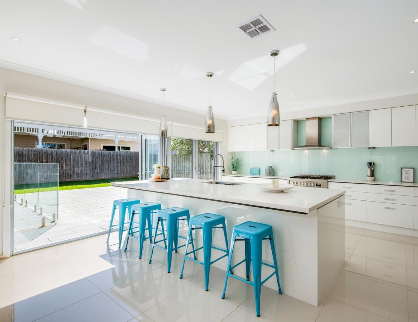Seachange Family Escape with Pool and Spa Bath
