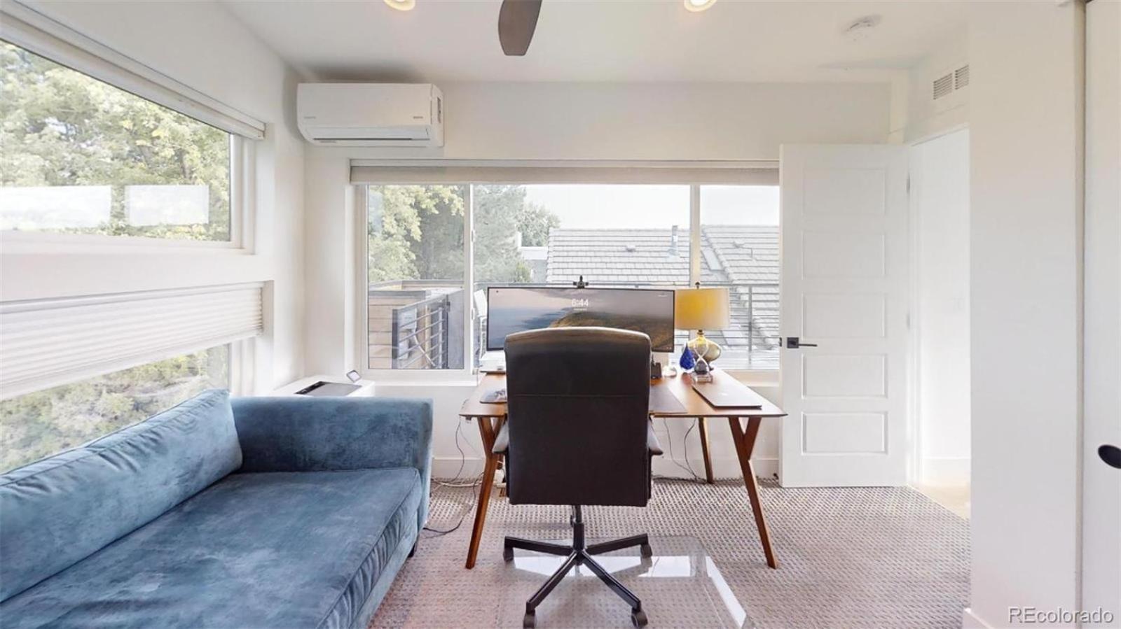 Luxurious, Modern Townhome 5 minute Walk from Cherry Creek North view 4