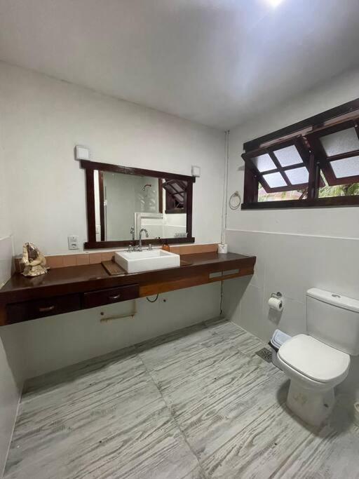 Casa especial com piscina e jardim
