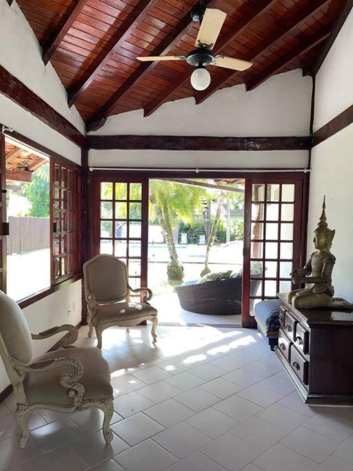 Casa especial com piscina e jardim
