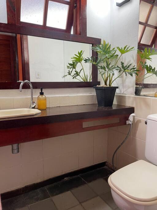 Casa especial com piscina e jardim