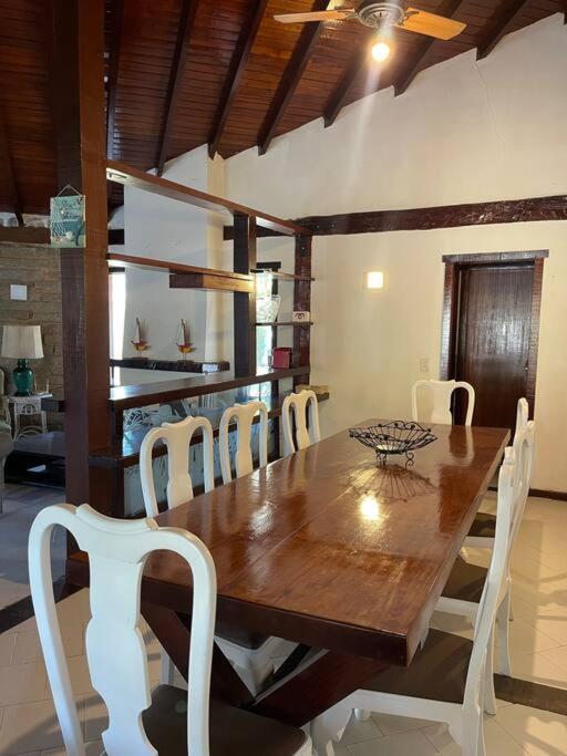 Casa especial com piscina e jardim