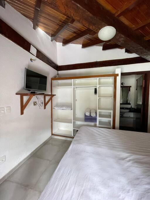 Casa especial com piscina e jardim