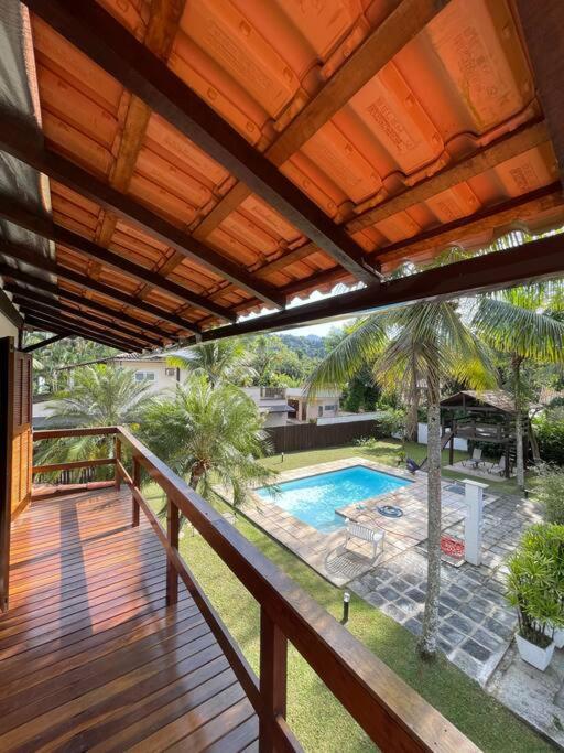 Casa especial com piscina e jardim