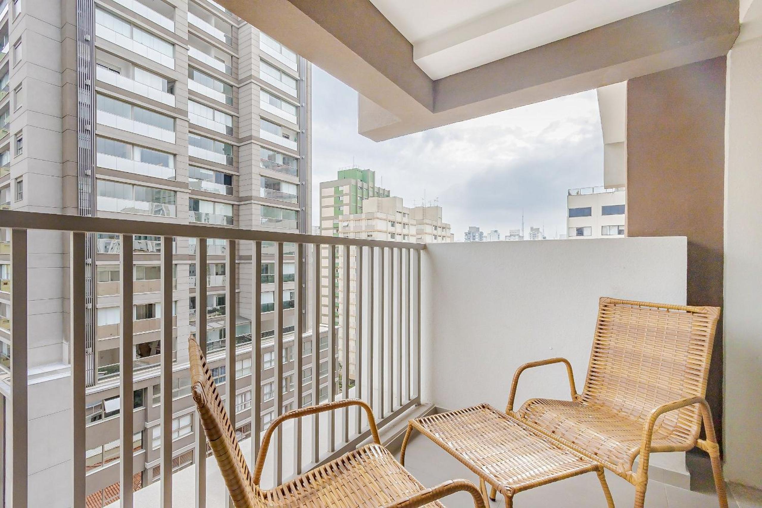 Handy Paraíso condominium with pool next to Ibirapuera
